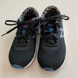 New Balance boys Arishi running shoes